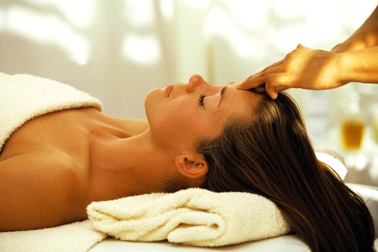 Deep Tissue Massage in Tagore Garden